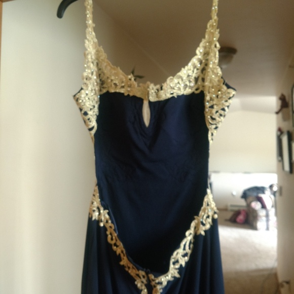 Prom dress - Picture 3 of 3